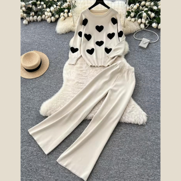 Zayra Heart Printed Premium Quality Winter 2-Pcs Co-Ord Set. CWTS-22